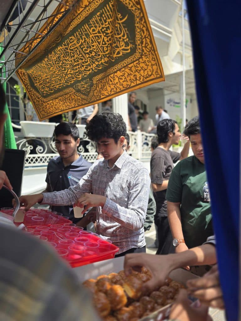 جشن ولادت حضرت رضا علیه‌السلام در دبیرستان شهریار ایران