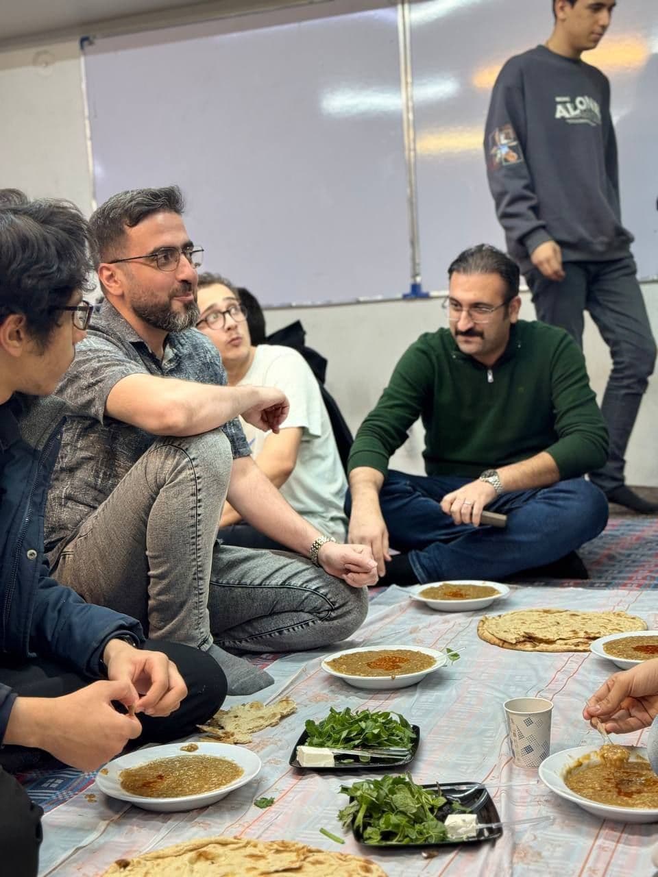 🌙استقبال دانش‌آموزان مجموعه مدارس هیبریدی شهریار ایران از ماه مبارک رمضان با افطاری روز پیشواز