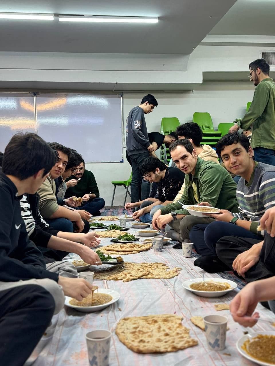 🌙استقبال دانش‌آموزان مجموعه مدارس هیبریدی شهریار ایران از ماه مبارک رمضان با افطاری روز پیشواز